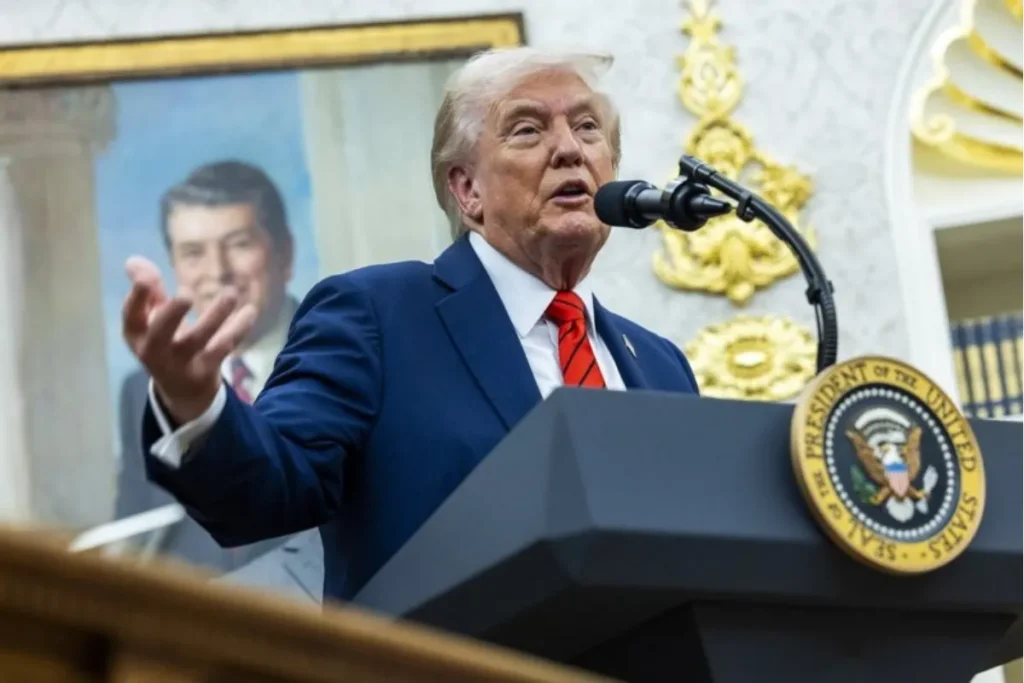 川普宣布加徵中國 100% 關稅,引起市場空慌導致加密貨幣暴跌